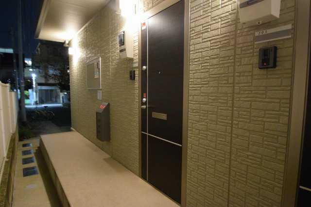 リラ大船 玄関