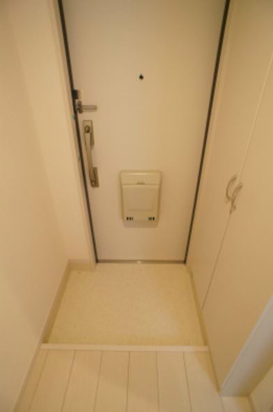 リブリ・SeaCandle稲村 玄関