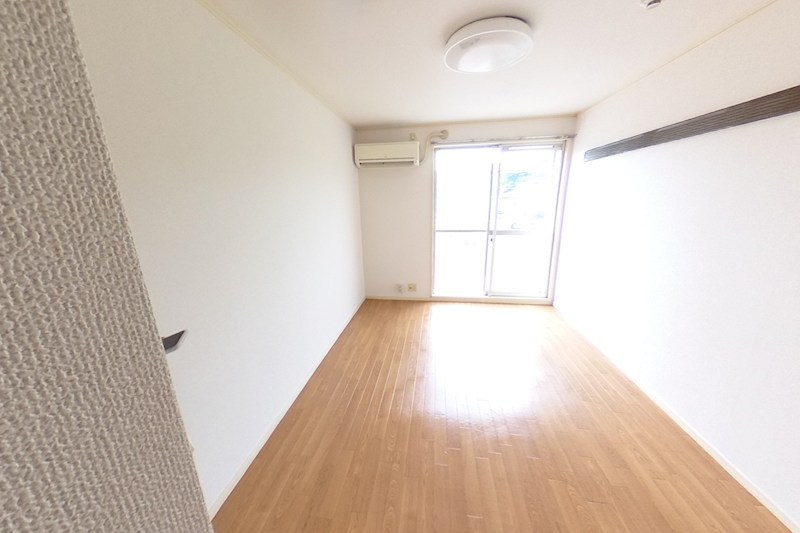 スカイパルユタカ リビング