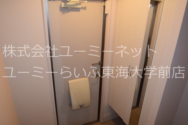 アイハウスA 玄関