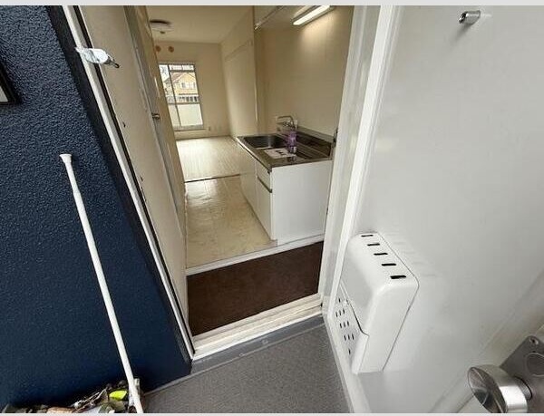 ポルシェ飯山 玄関