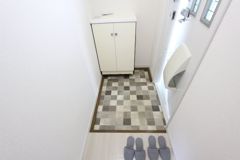 マルベリーＢ 玄関