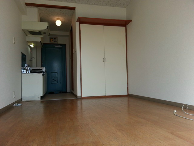 メゾン・ド・ブラン東海大学前 リビング