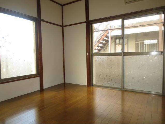 コスモＡｏｉ鵠沼海岸 リビング