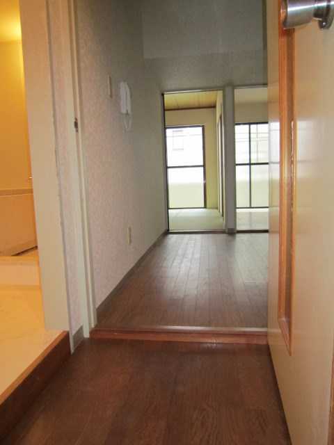 サニーハイツ平塚 玄関