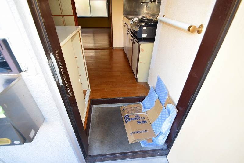 光ハイツ 玄関