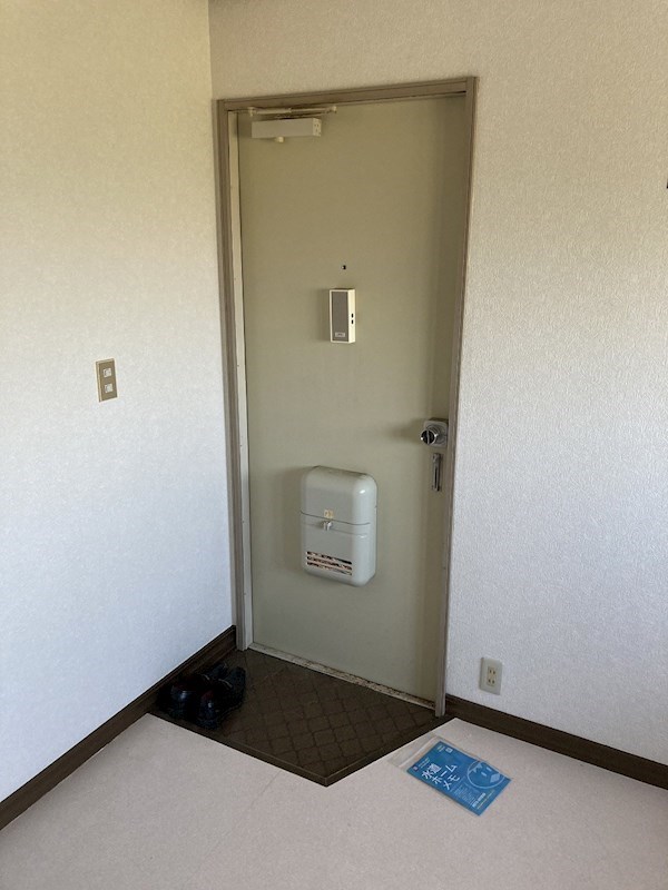 湘南ハイツ 玄関