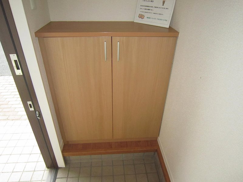 シャトーガーデン 玄関