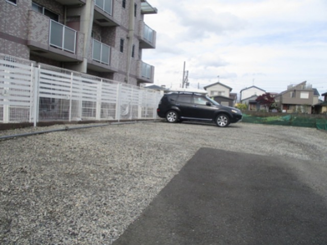 プリティ双葉 駐車場