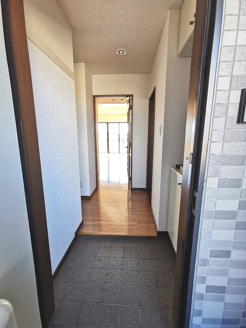 アトラクトマンショントムロ 玄関