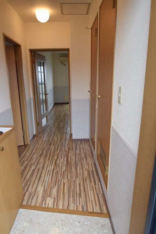 グランディHASE 玄関