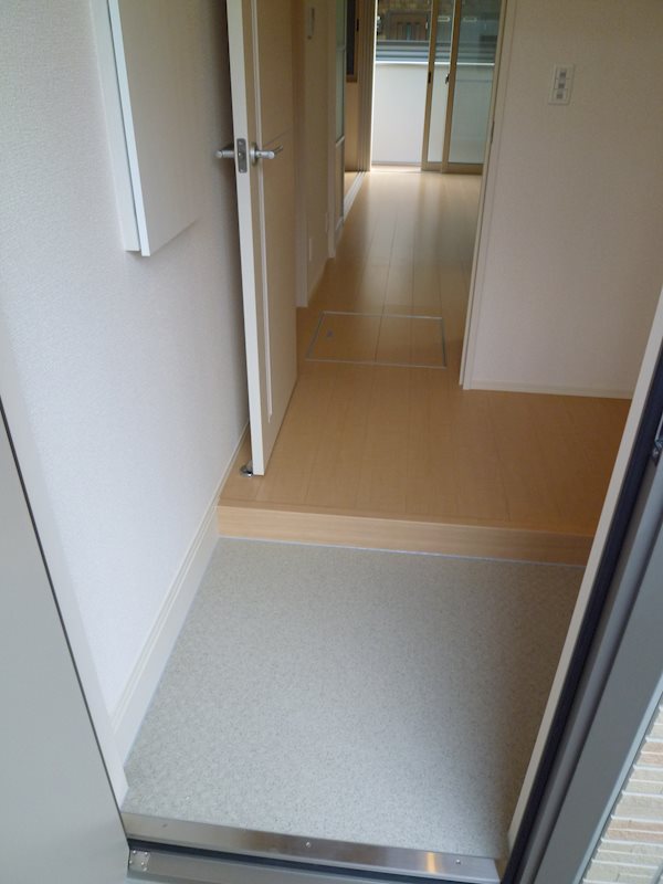 ハウスレンジア 玄関