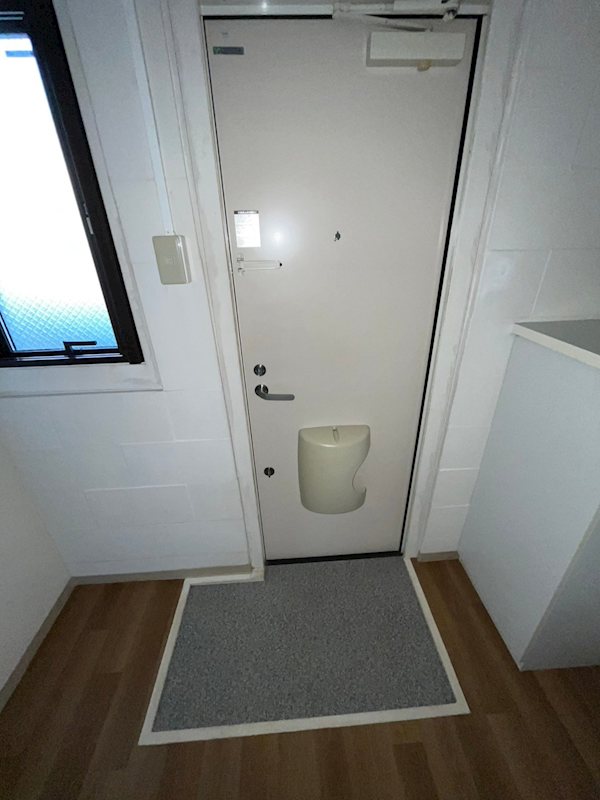 ハイムエーデルワイスA棟 玄関