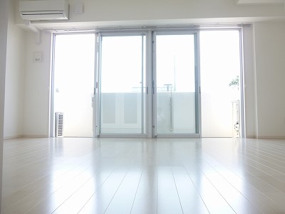 エレガントヴィラ リビング