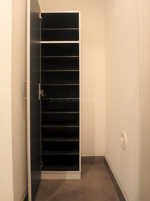 ＣＯＬＩＮＡ 玄関