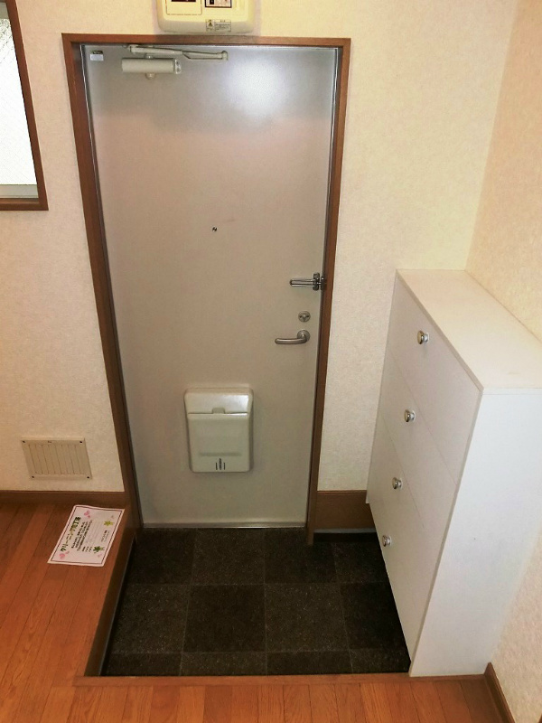 シャトルコート 玄関