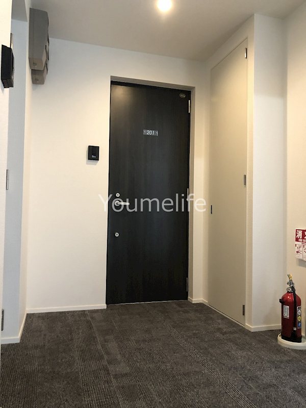 メゾン湘南江の島 玄関