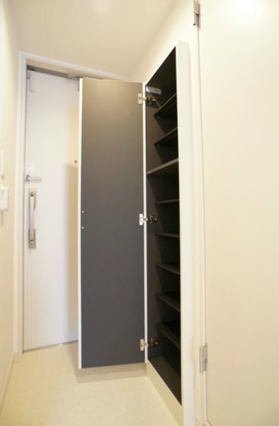 リブリ・FEEL-M湘南Ⅶ 玄関