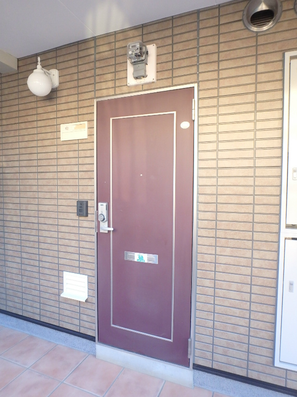アマノカネタ 玄関
