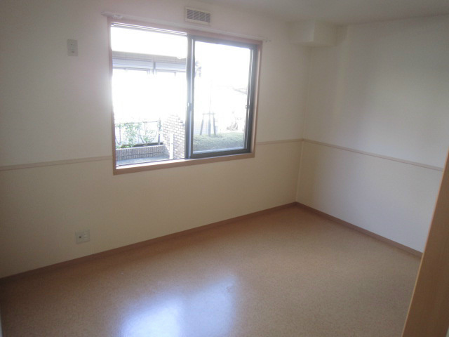 リヴェール中曽根C棟 ベッドルーム