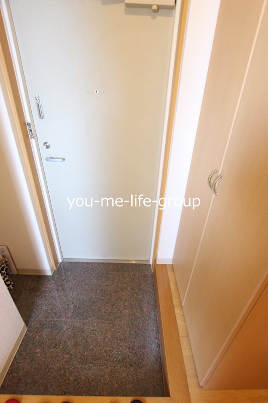 オーバルステージ 玄関