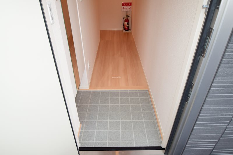 エイジス湘南 玄関