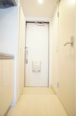 リブリ・サザンビーチ茅ヶ崎 玄関