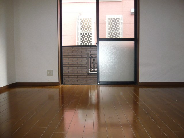 エルム リビング