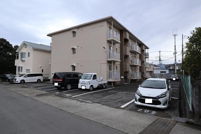 グリーンパーク天野 105号室 外観