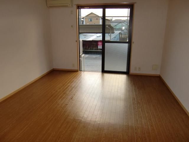 プラネッツ湘南B リビング