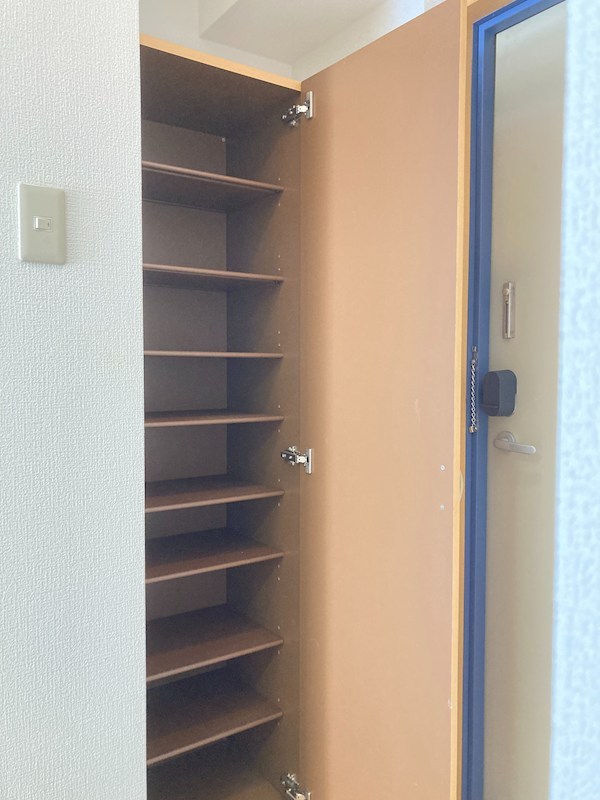 クロスピア山王 玄関