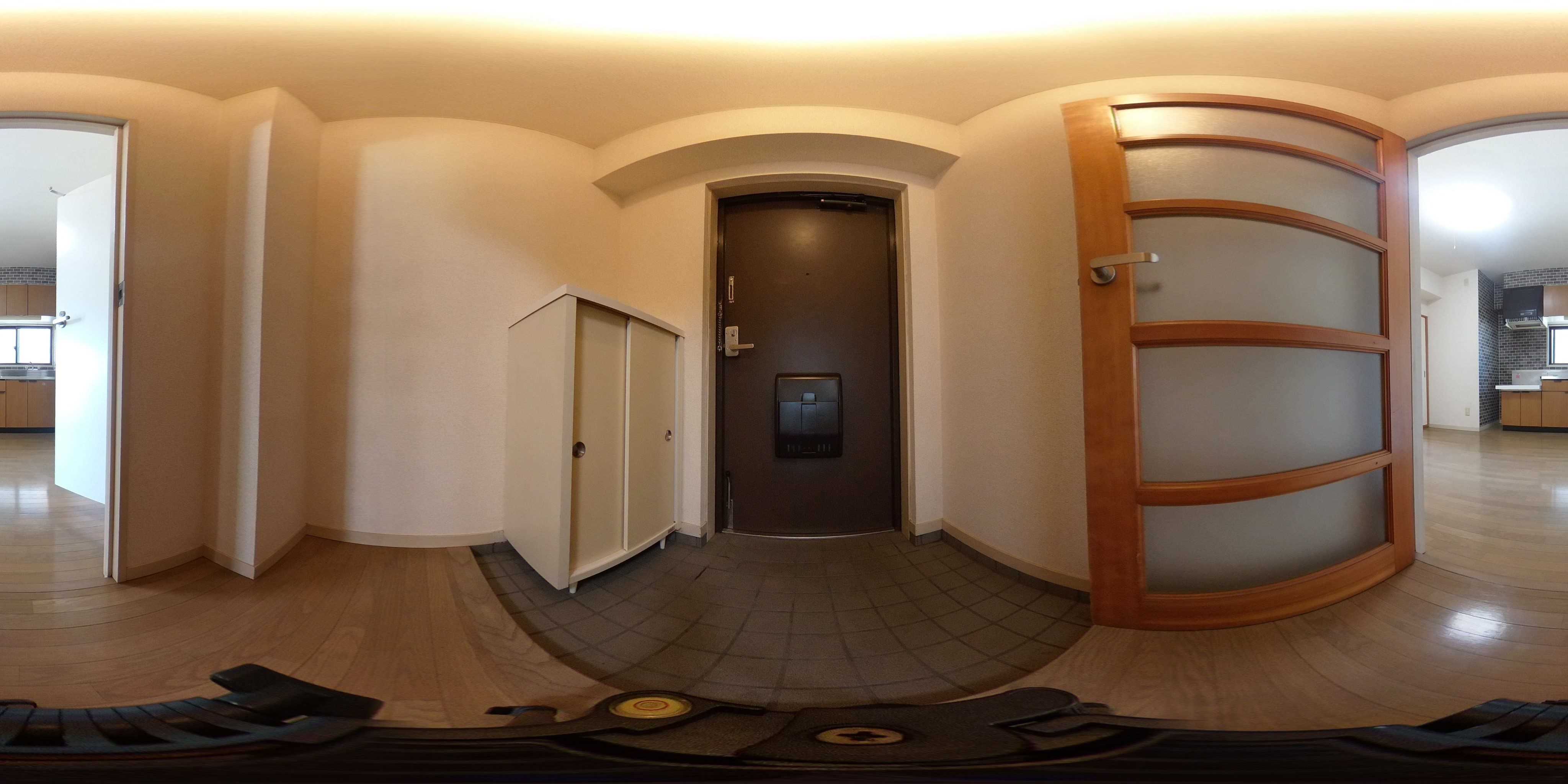 レーベン見附町 玄関