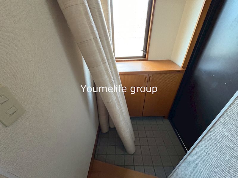 英桜コーポ 玄関