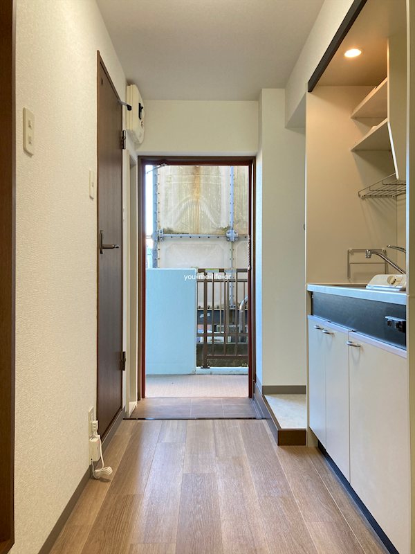 メゾン・プチソーレ 玄関