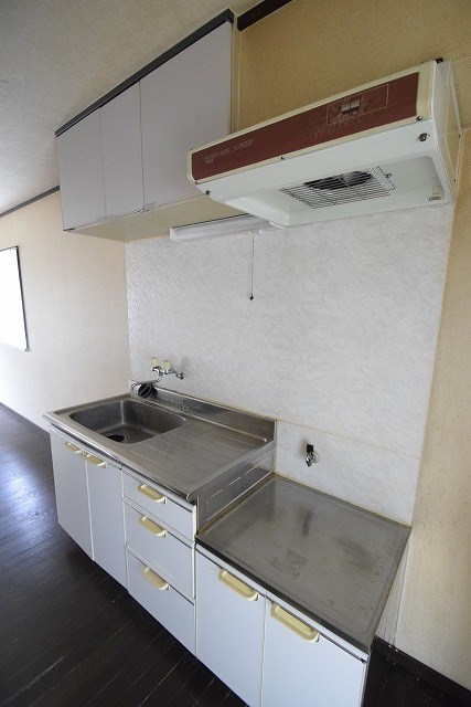 ホワイトハウス沼目A キッチン