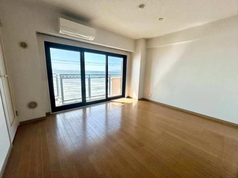 ライオンズマンション鎌倉七里ガ浜海岸 リビング