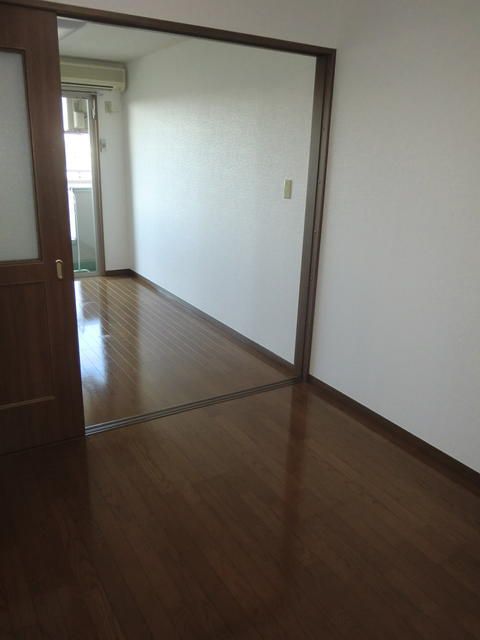 ハイウェル湘南台 リビング