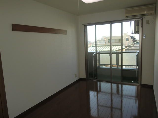 ハイウェル湘南台 ベッドルーム