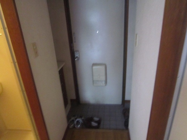 青木ビル 玄関