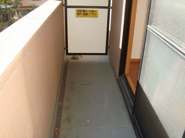 ポスト・マローネ ベランダ