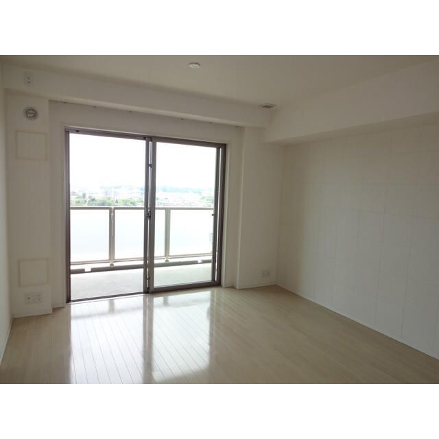 グランドメゾン東戸塚2番館 リビング