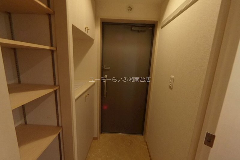 アルテール湘南 玄関