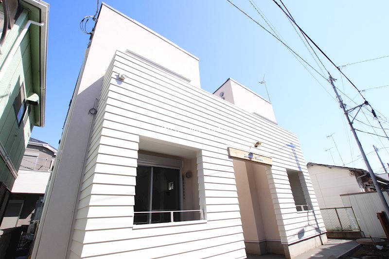 エスタシオン湘南 102号室 外観