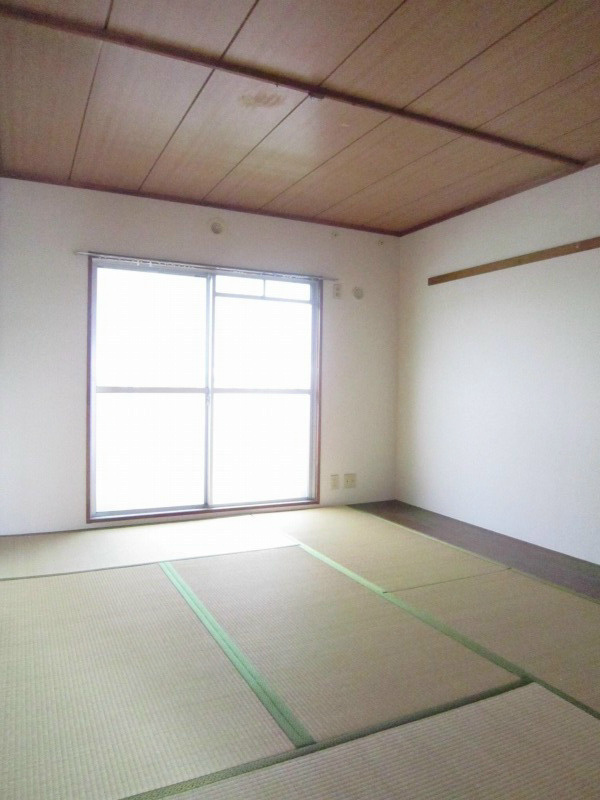 リヴェール鶴嶺 ベッドルーム