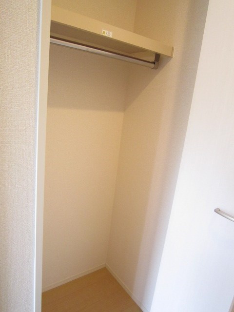 アルバピアザ鶴巻B 玄関