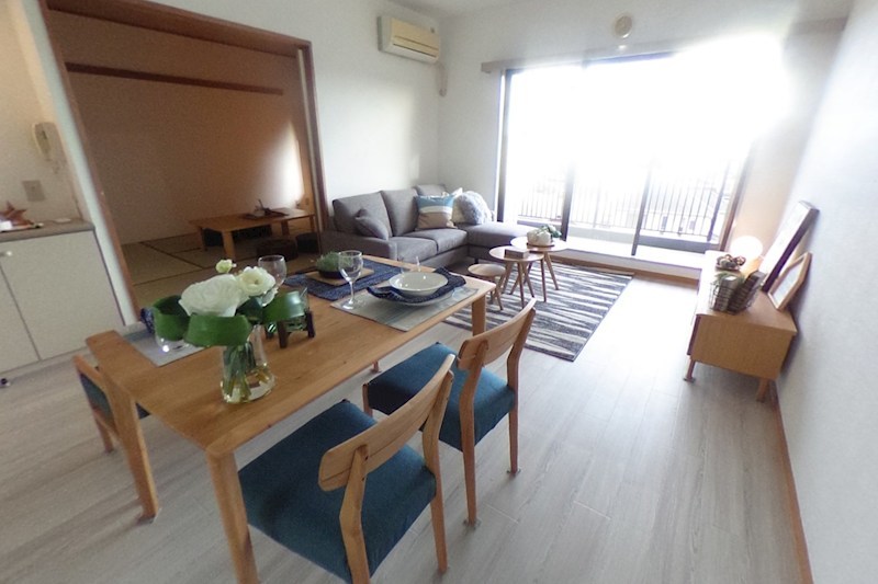 参考写真 クエスト山手台 リビング