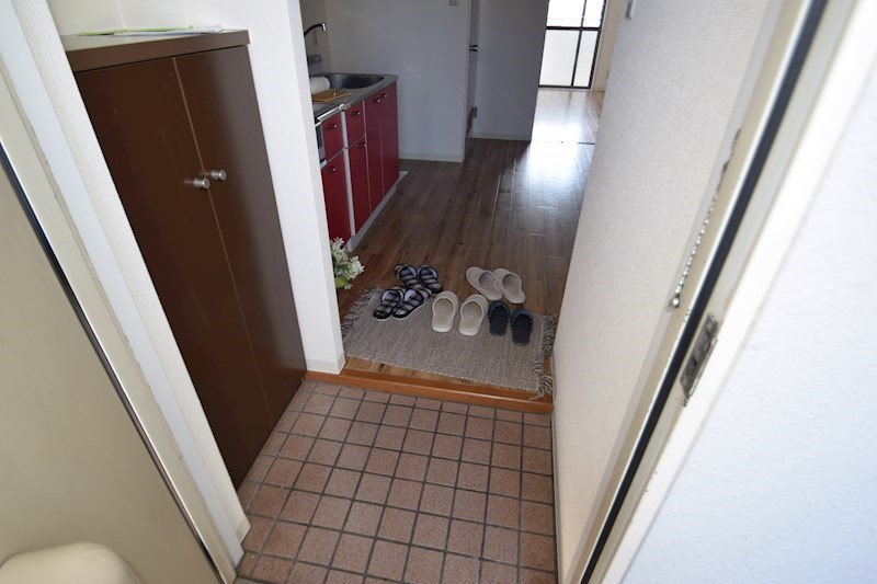 リアライズ伊勢原 玄関