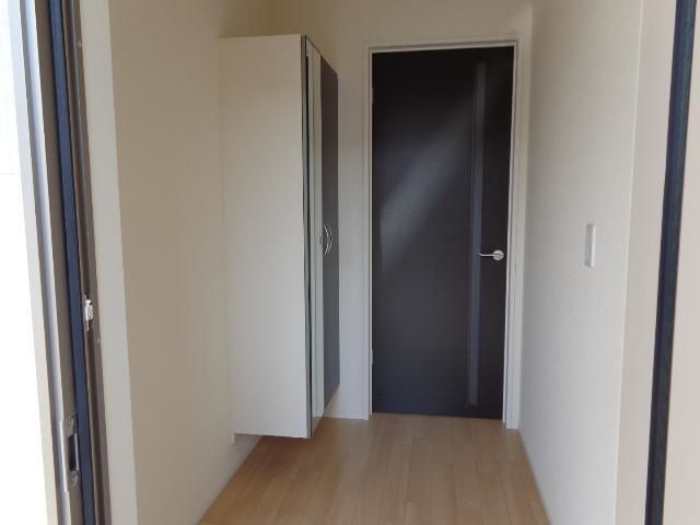 メゾン　ラ　ティーダ 玄関