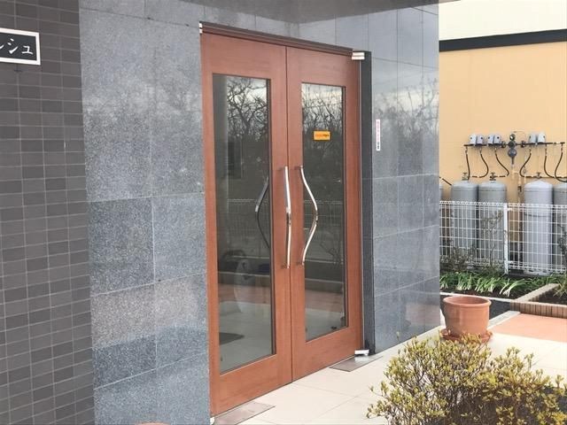 ルミエールブランシュ 玄関