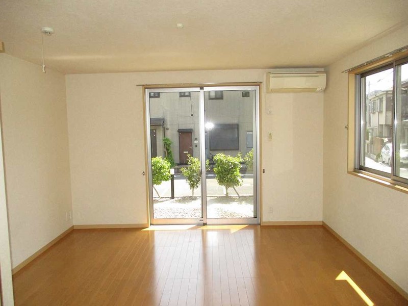 リヴィエール旭町 リビング